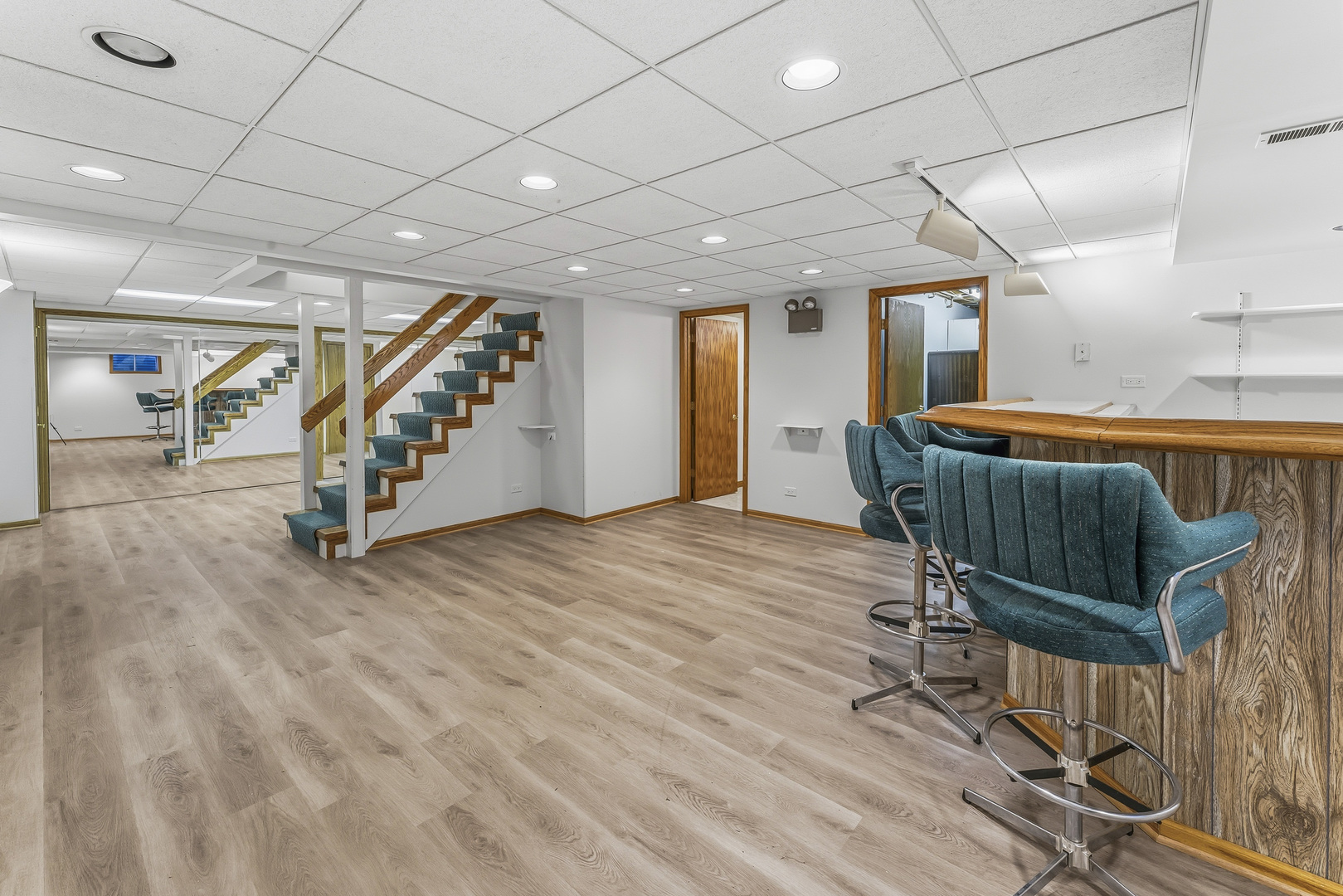 827 W Sandpiper Court, Palatine, IL 60067