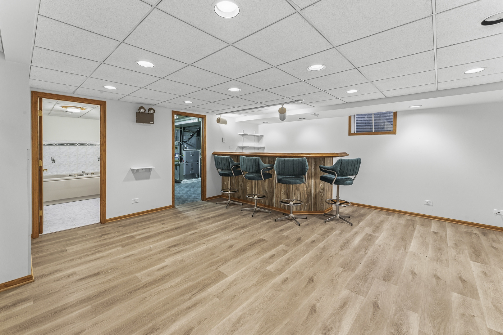 827 W Sandpiper Court, Palatine, IL 60067