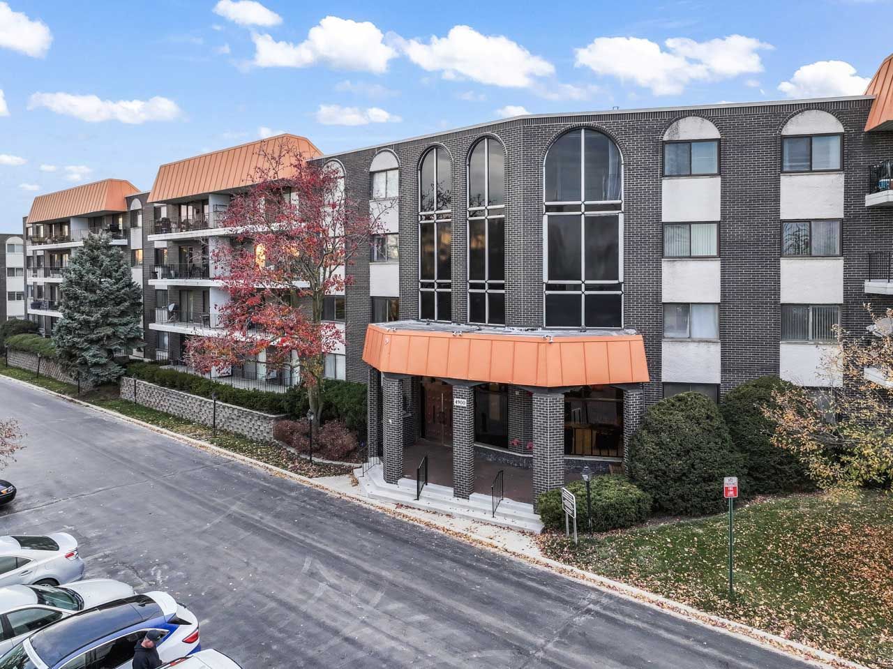 4900 Foster Street #304, Skokie, IL 60077