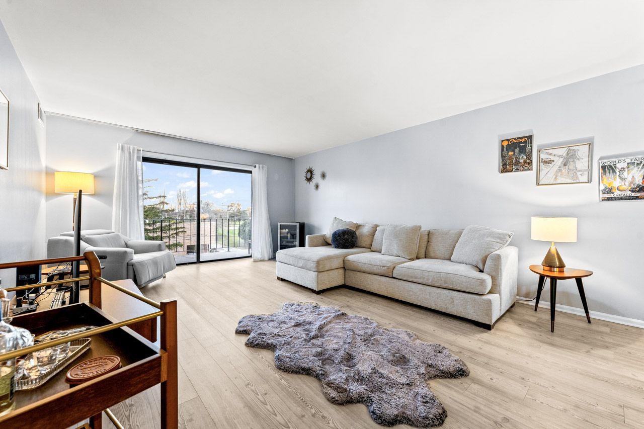 4900 Foster Street #304, Skokie, IL 60077