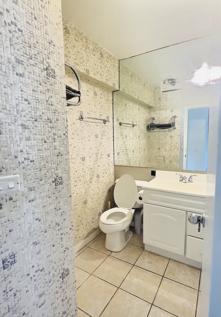 1255 N Sandburg Terrace #1608, Chicago, IL 60610