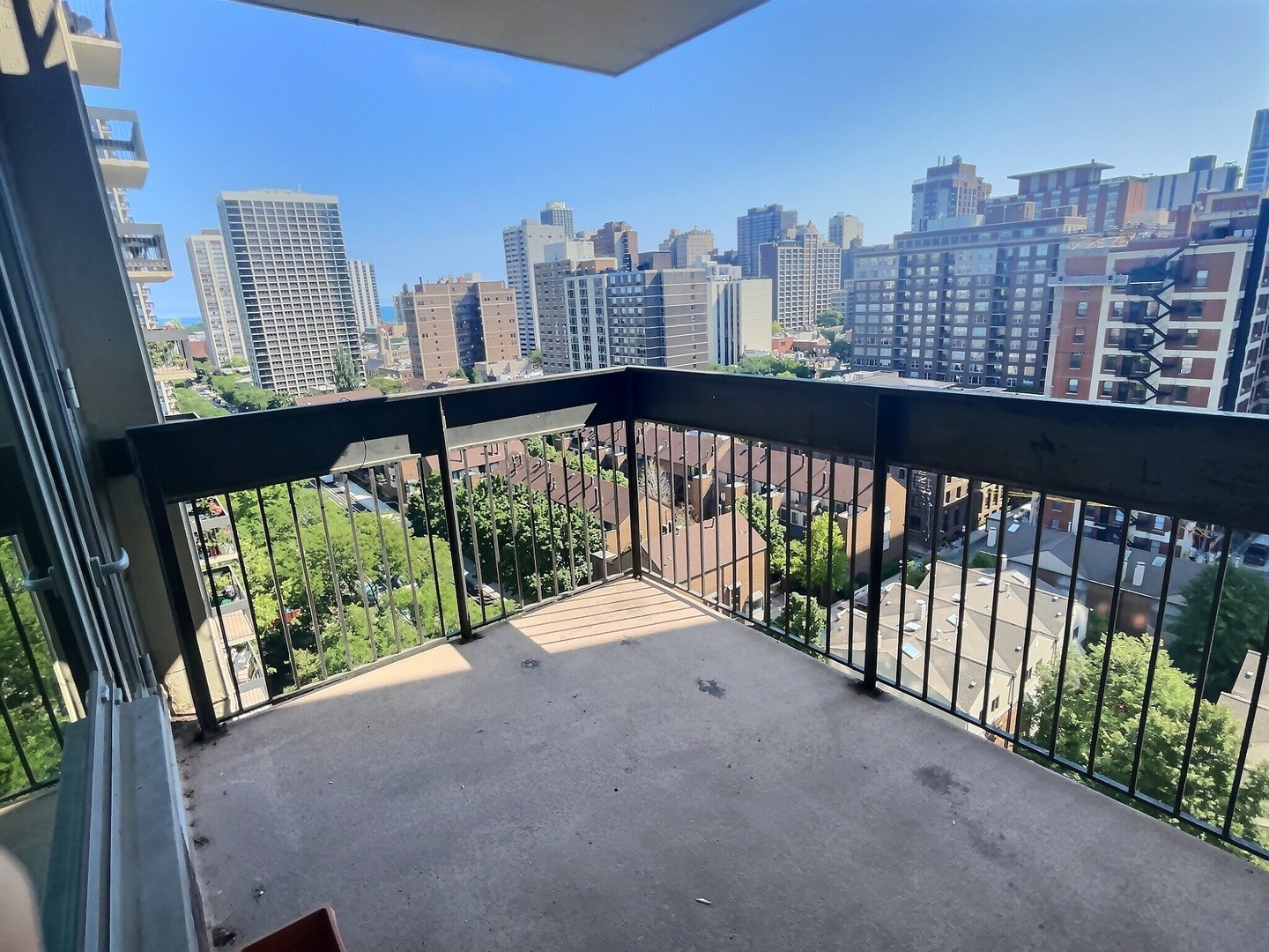 1255 N Sandburg Terrace #1608, Chicago, IL 60610