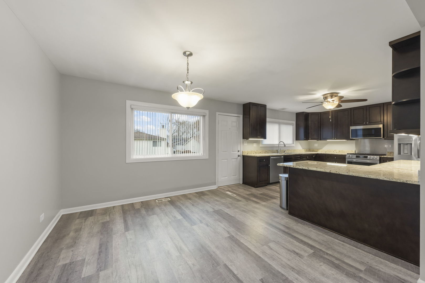 852 Napa Street, Carol Stream, IL 60188