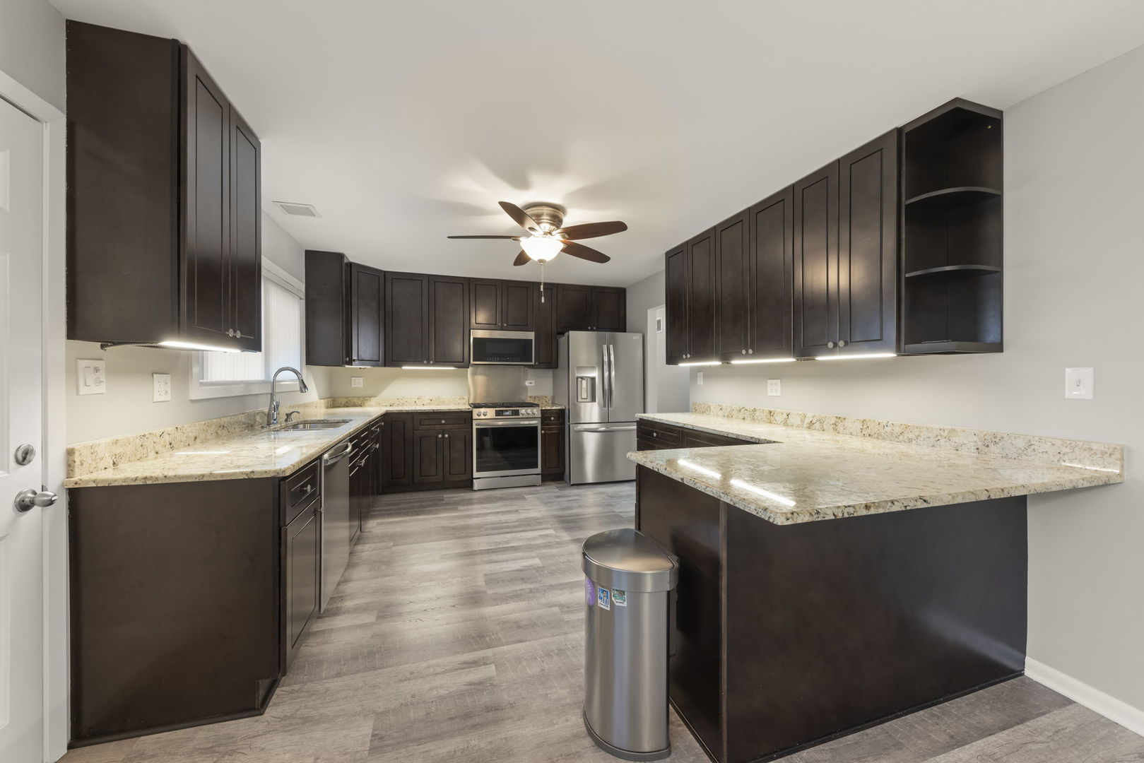 852 Napa Street, Carol Stream, IL 60188