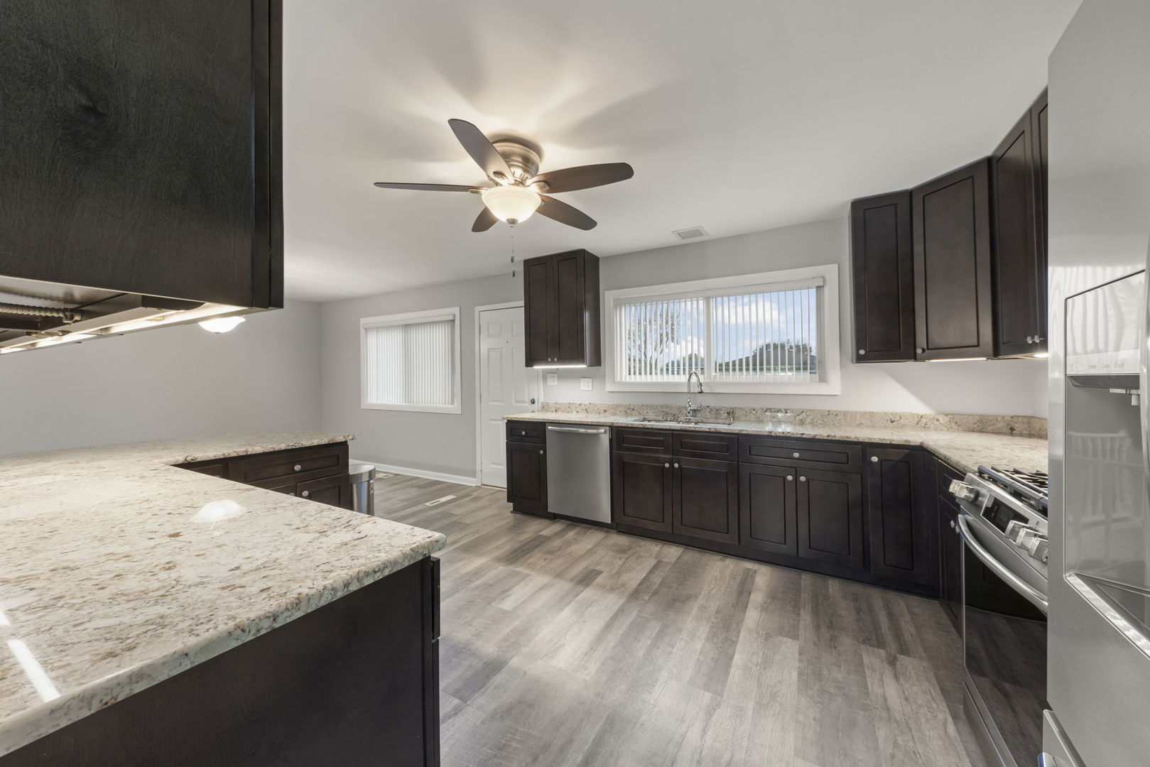 852 Napa Street, Carol Stream, IL 60188