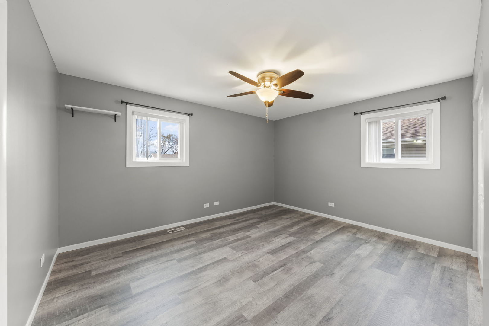 852 Napa Street, Carol Stream, IL 60188