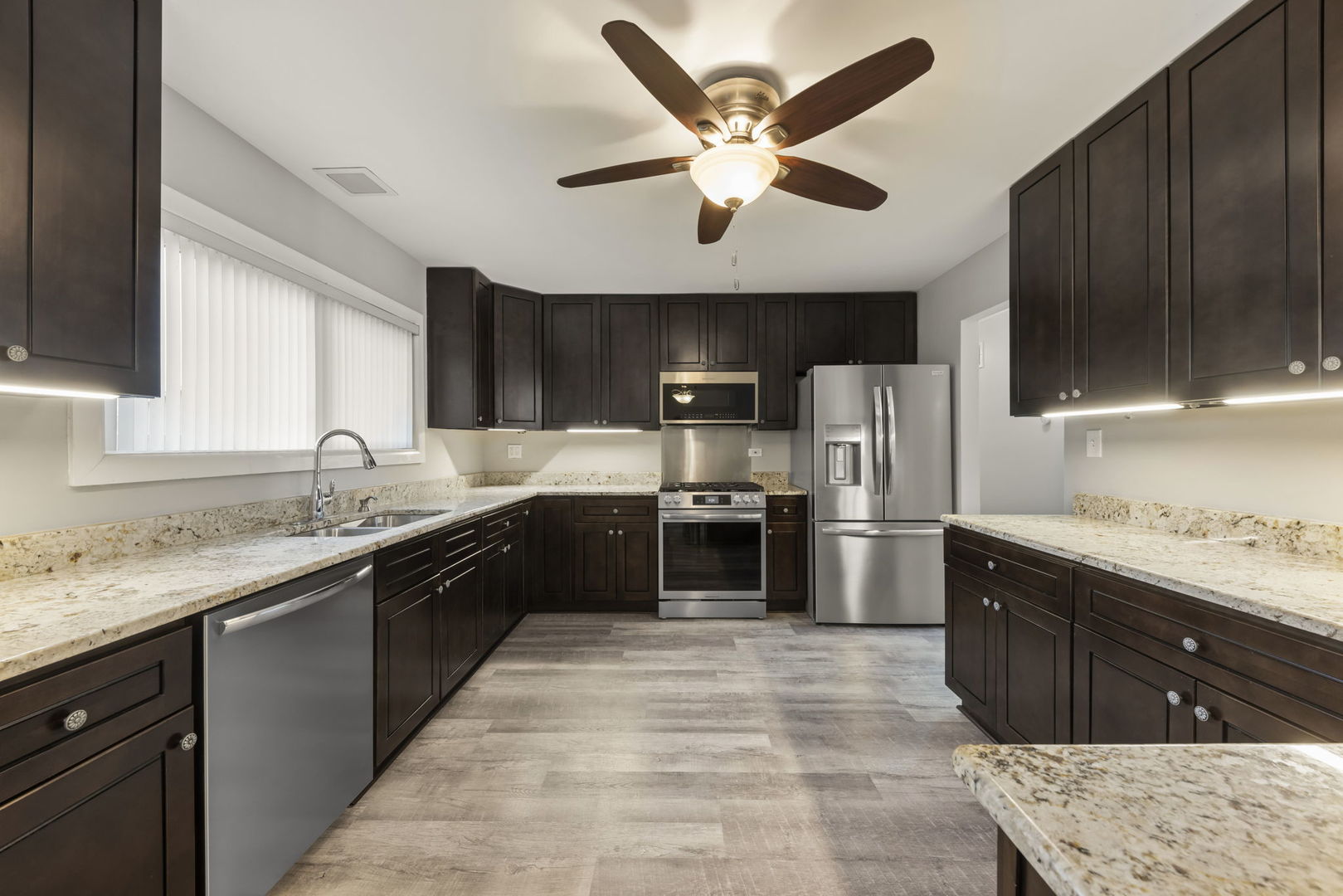 852 Napa Street, Carol Stream, IL 60188