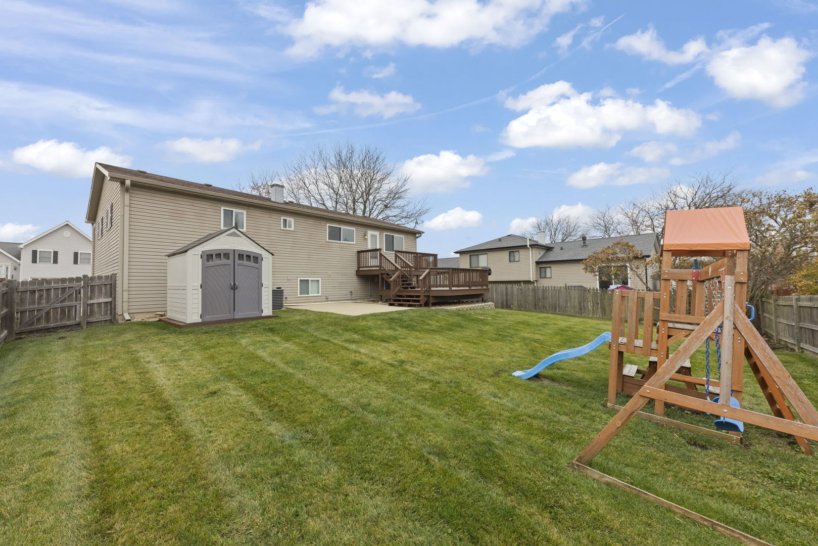 852 Napa Street, Carol Stream, IL 60188