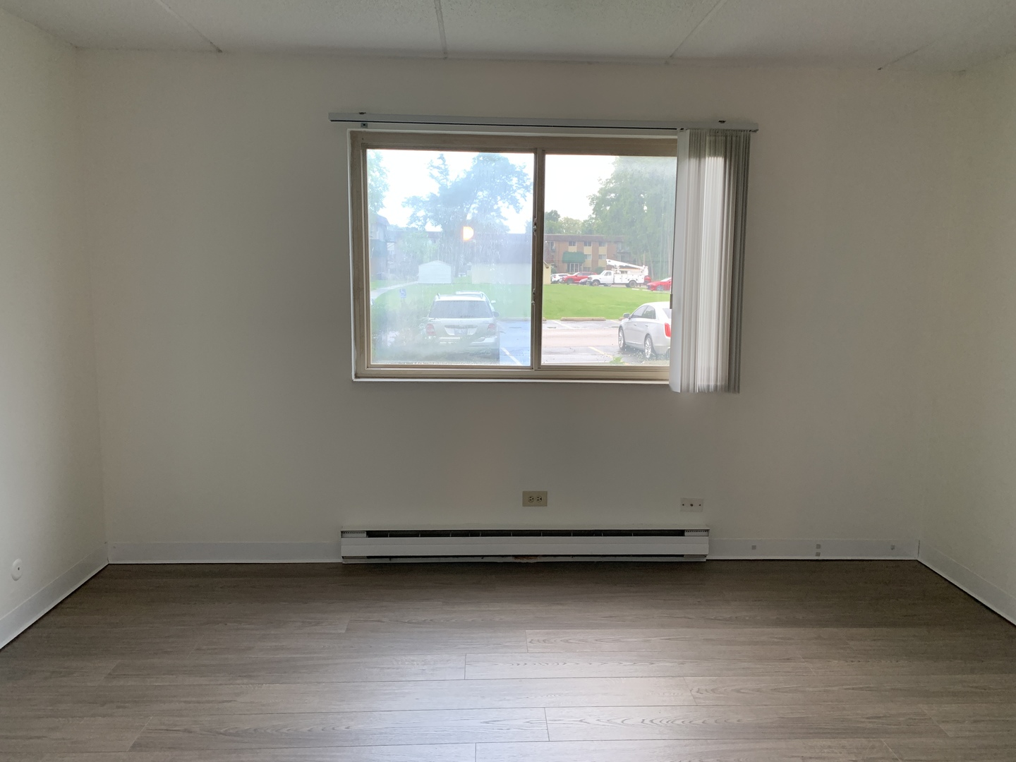 230 Springhill Drive #107, Roselle, IL 60172