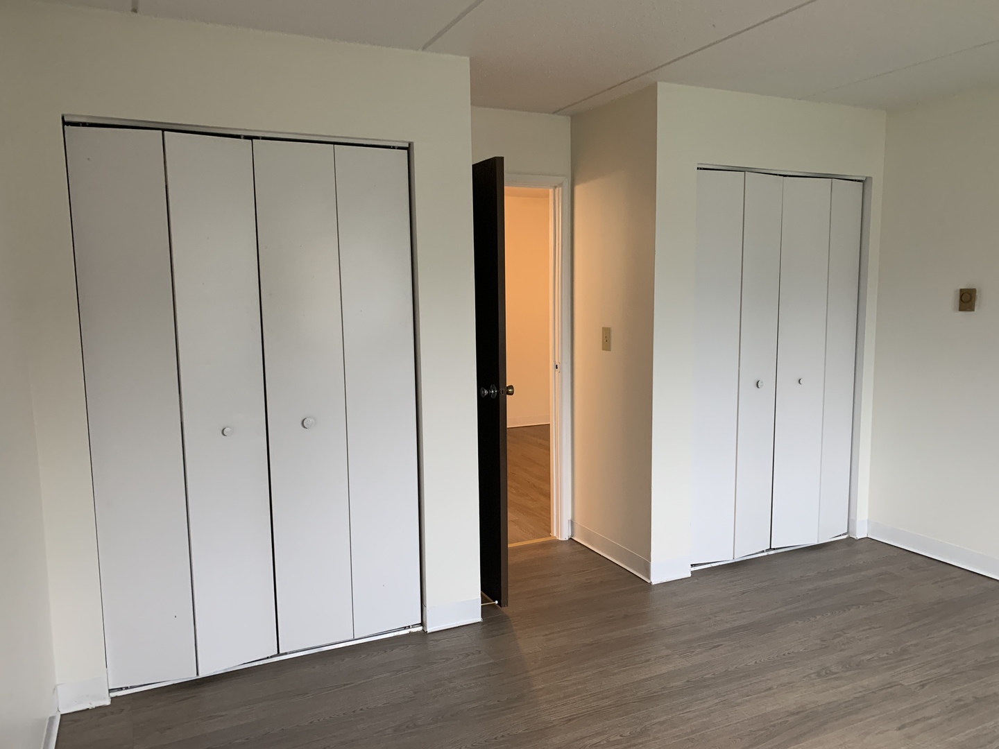 230 Springhill Drive #107, Roselle, IL 60172