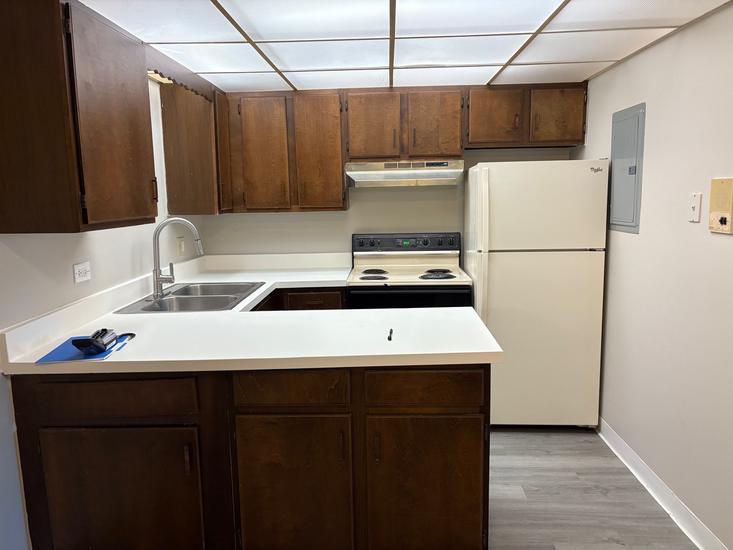 230 Springhill Drive #107, Roselle, IL 60172