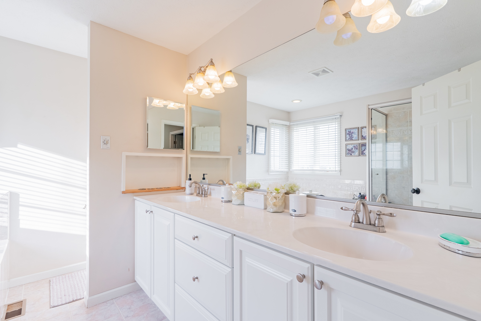 29 Knollbrook Court, Bloomington, IL 61705