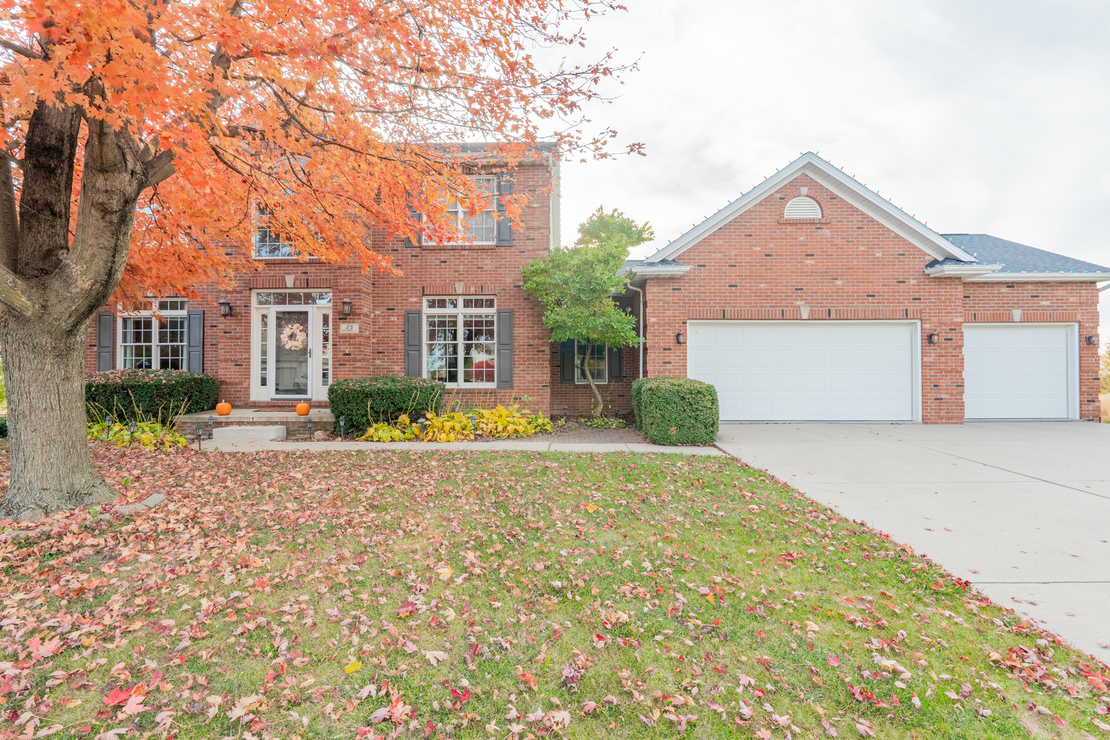 29 Knollbrook Court, Bloomington, IL 61705