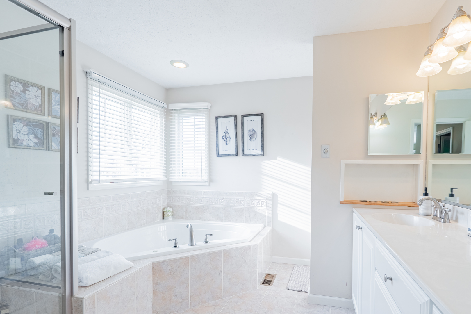 29 Knollbrook Court, Bloomington, IL 61705