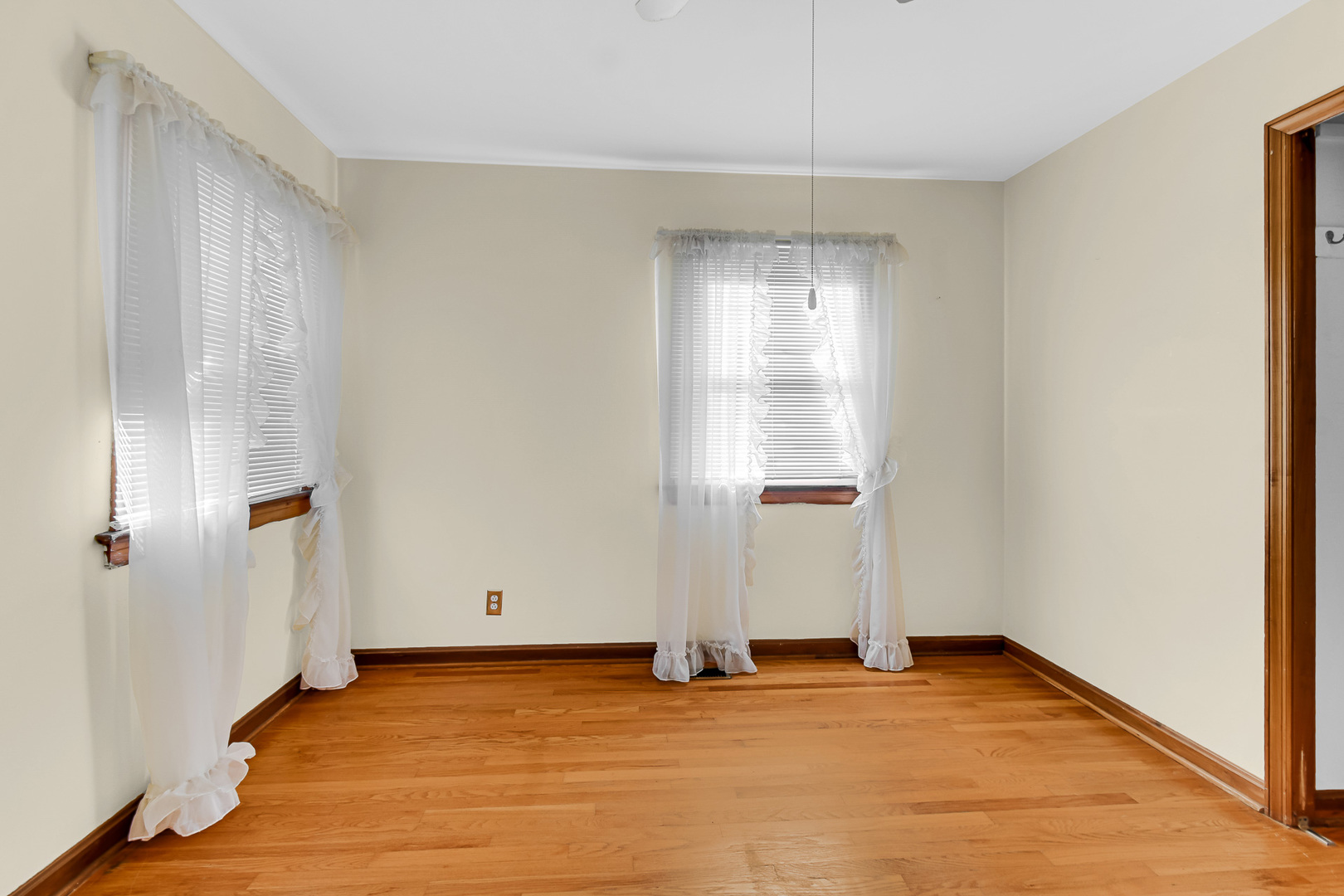 3346 Bernice Road, Lansing, IL 60438