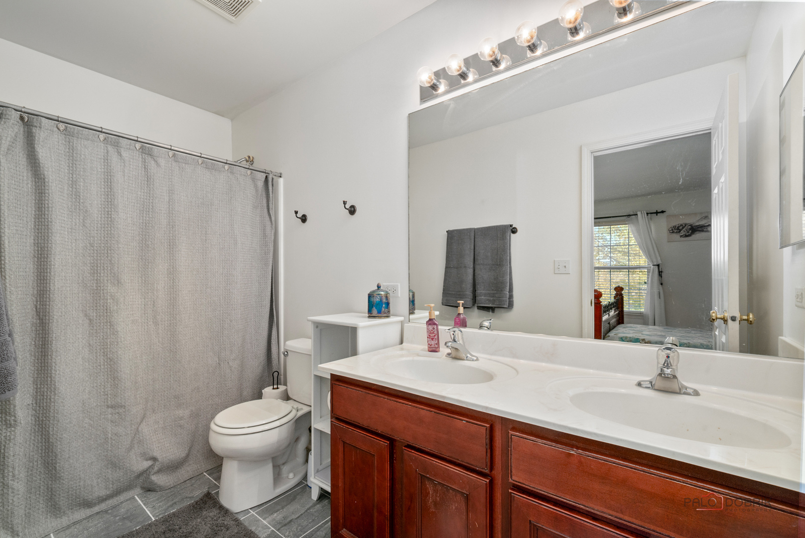 908 S Arlington Drive, Round Lake, IL 60073