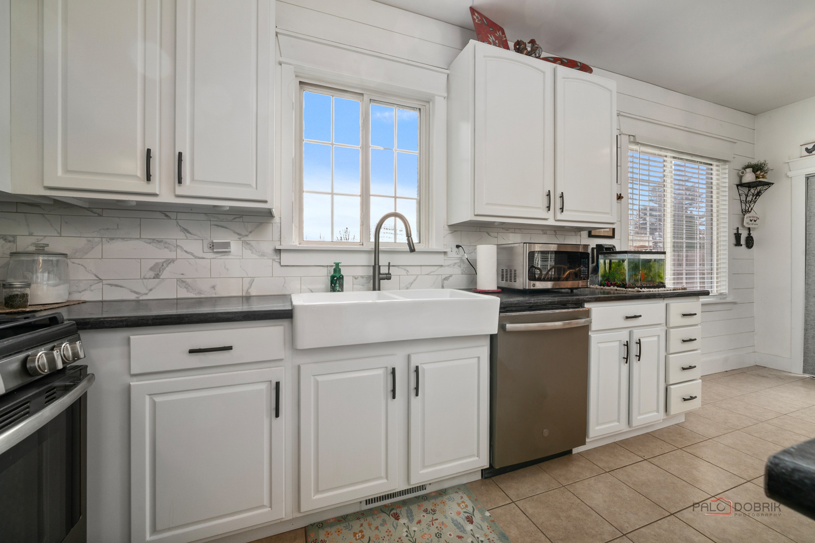 908 S Arlington Drive, Round Lake, IL 60073