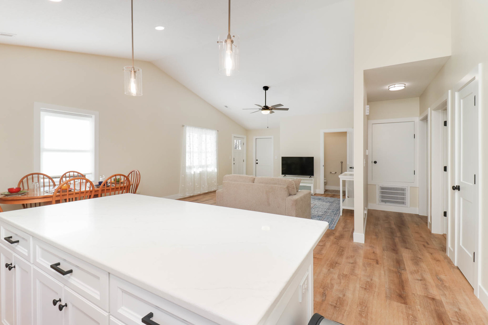 607 E 2nd Street, Delavan, IL 61734