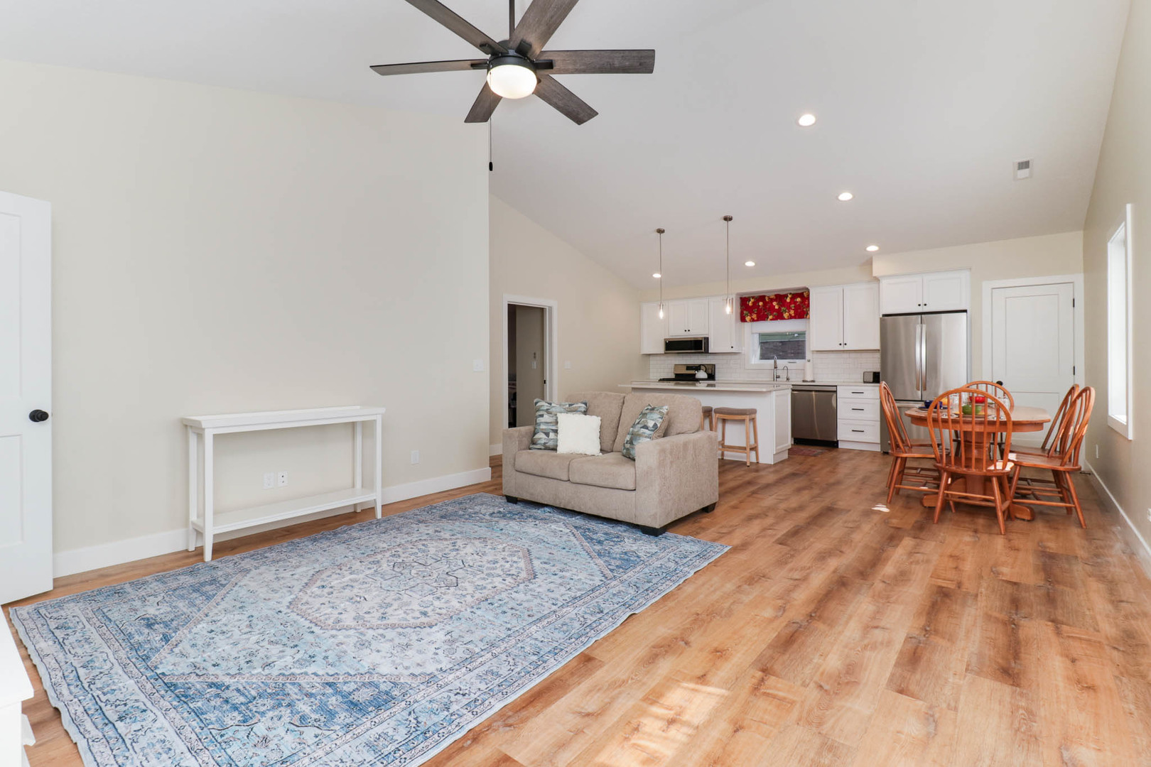 607 E 2nd Street, Delavan, IL 61734