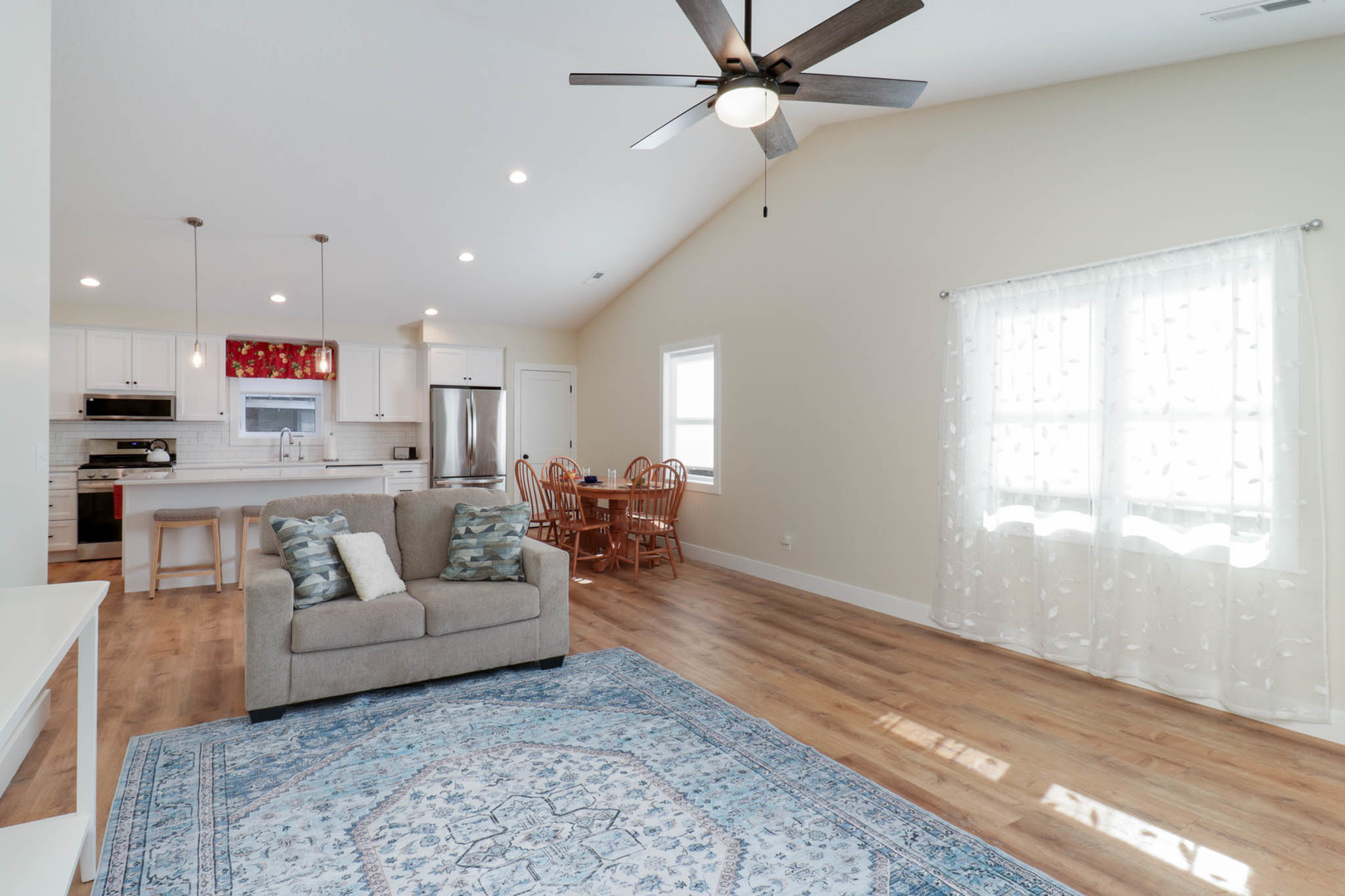 607 E 2nd Street, Delavan, IL 61734