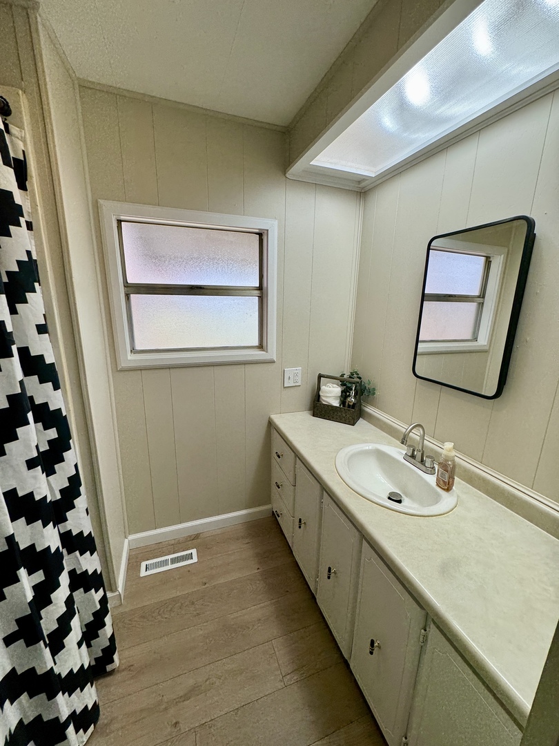 411 S Davis Street, Seatonville, IL 61359