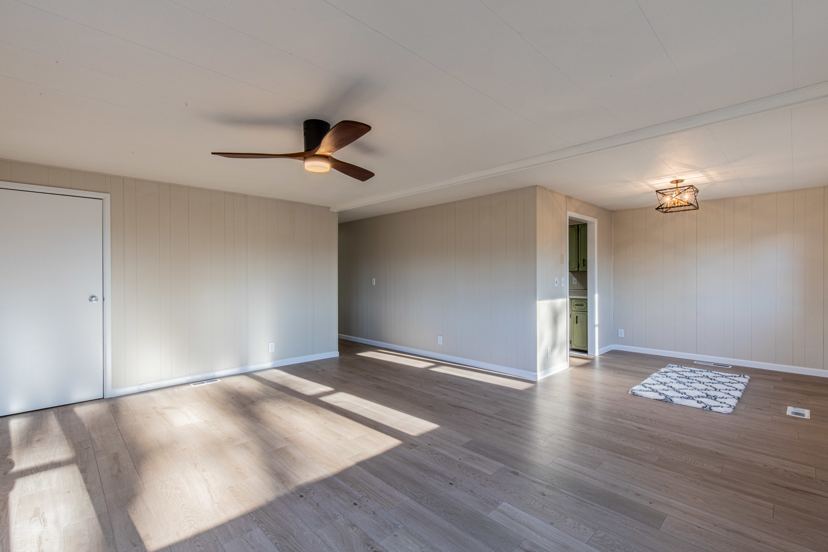 411 S Davis Street, Seatonville, IL 61359