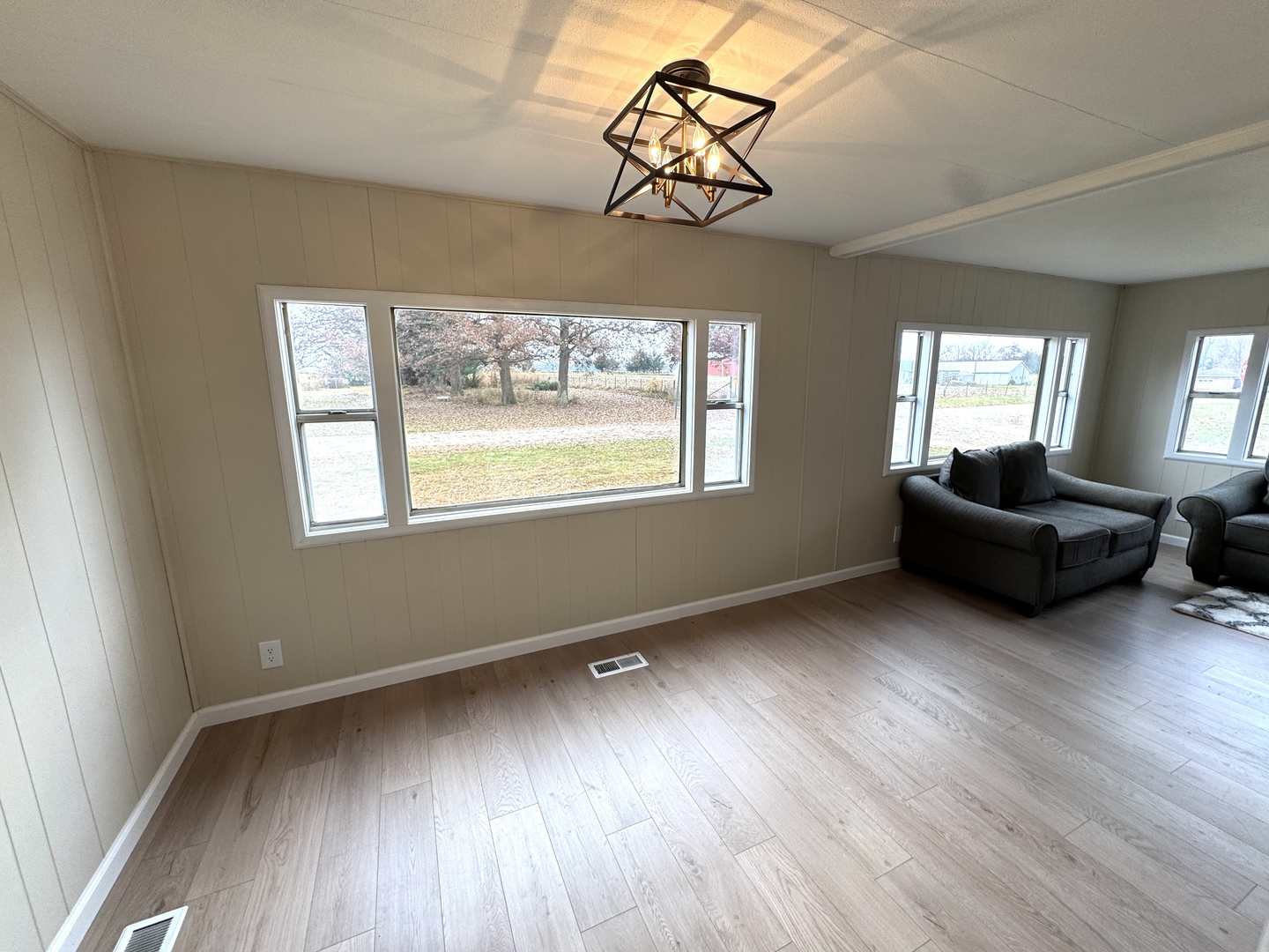 411 S Davis Street, Seatonville, IL 61359