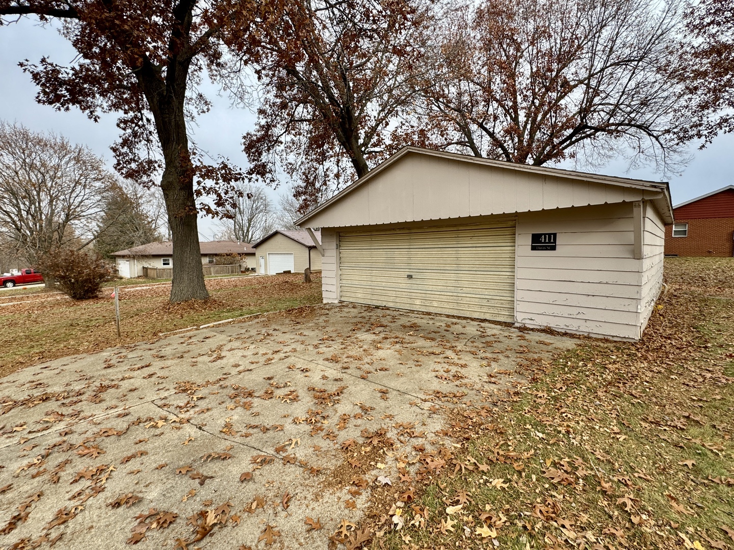 411 S Davis Street, Seatonville, IL 61359