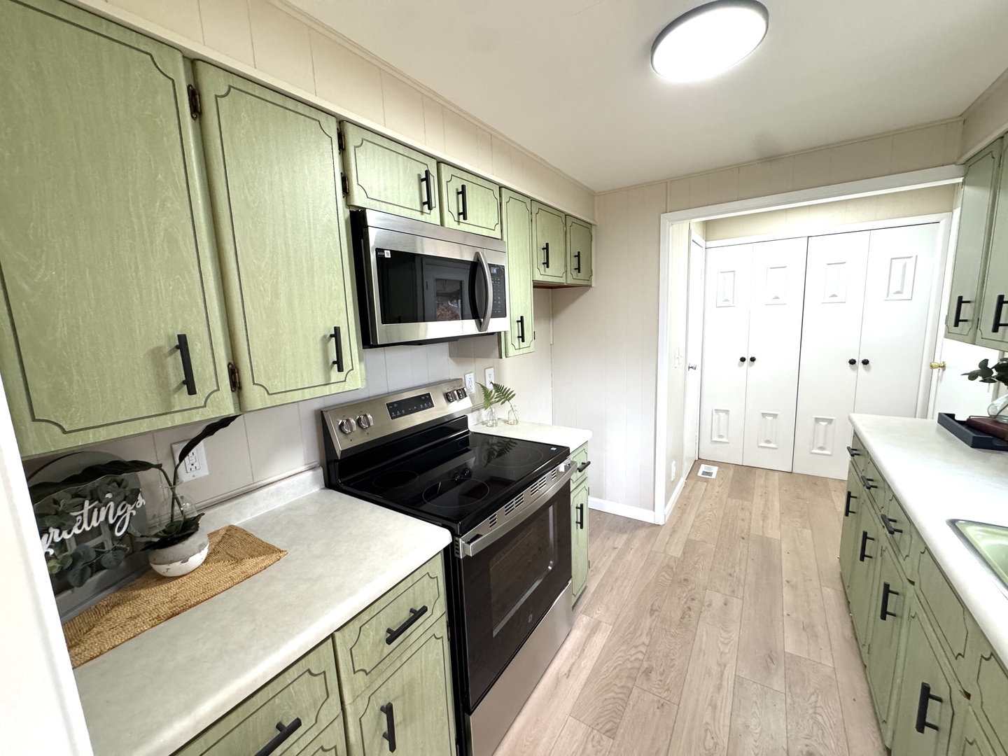 411 S Davis Street, Seatonville, IL 61359