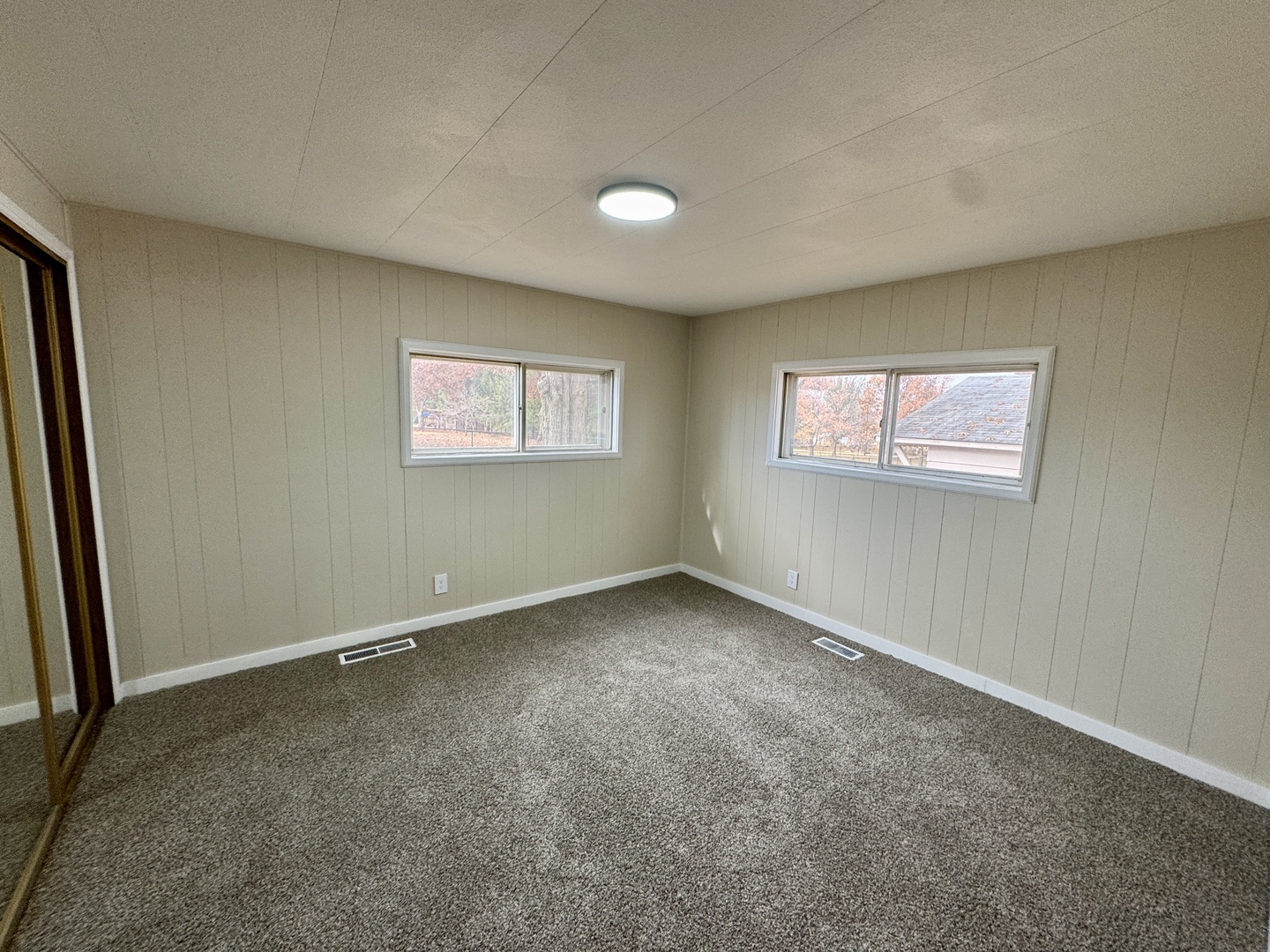 411 S Davis Street, Seatonville, IL 61359