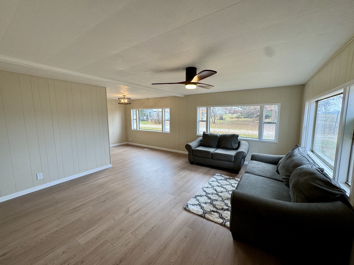 411 S Davis Street, Seatonville, IL 61359