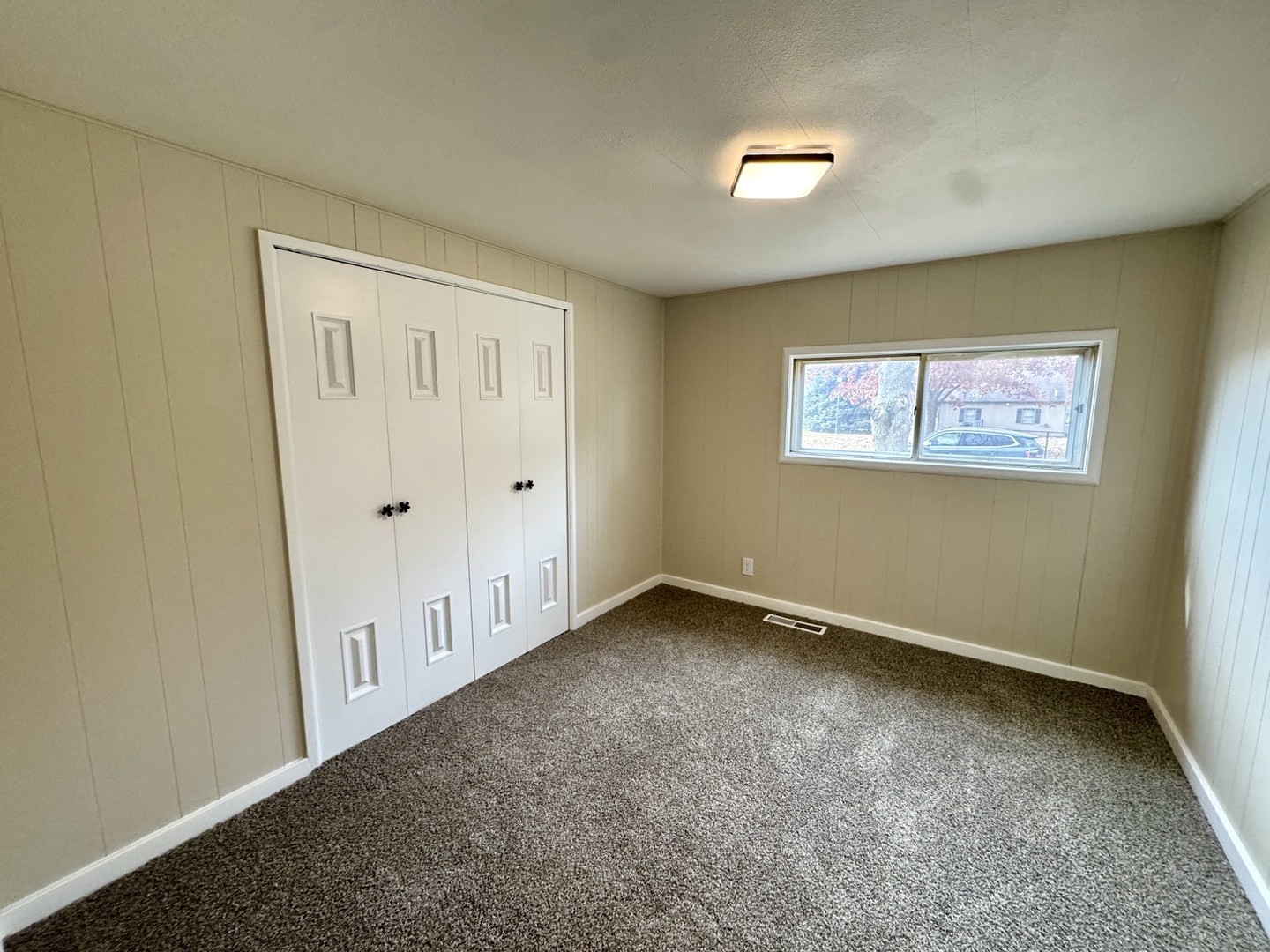 411 S Davis Street, Seatonville, IL 61359