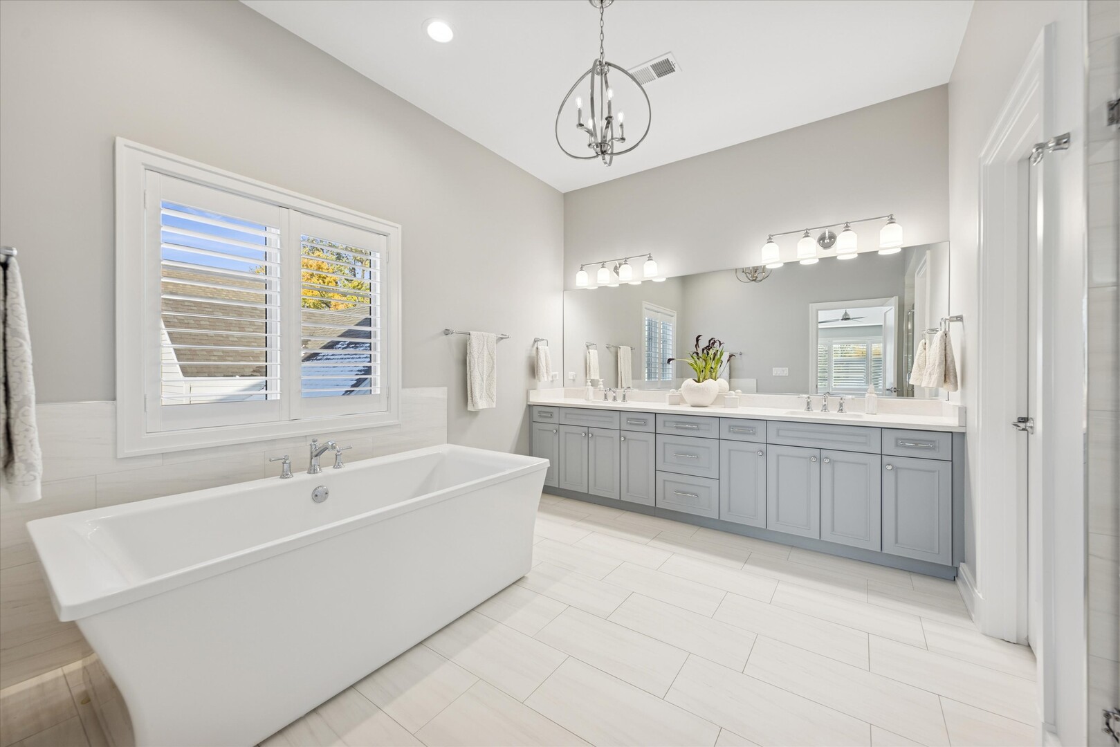 762 S Saylor Avenue, Elmhurst, IL 60126