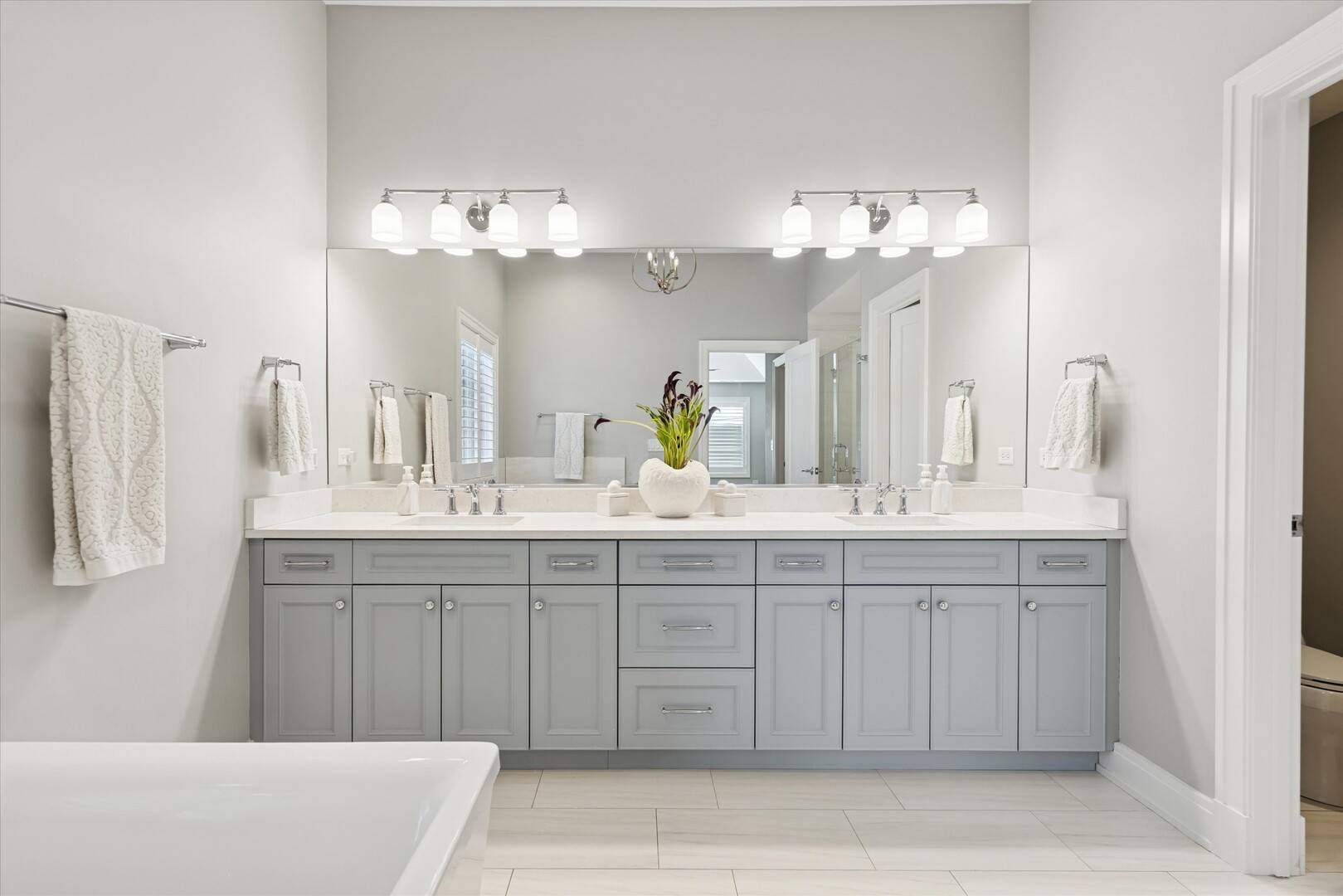 762 S Saylor Avenue, Elmhurst, IL 60126