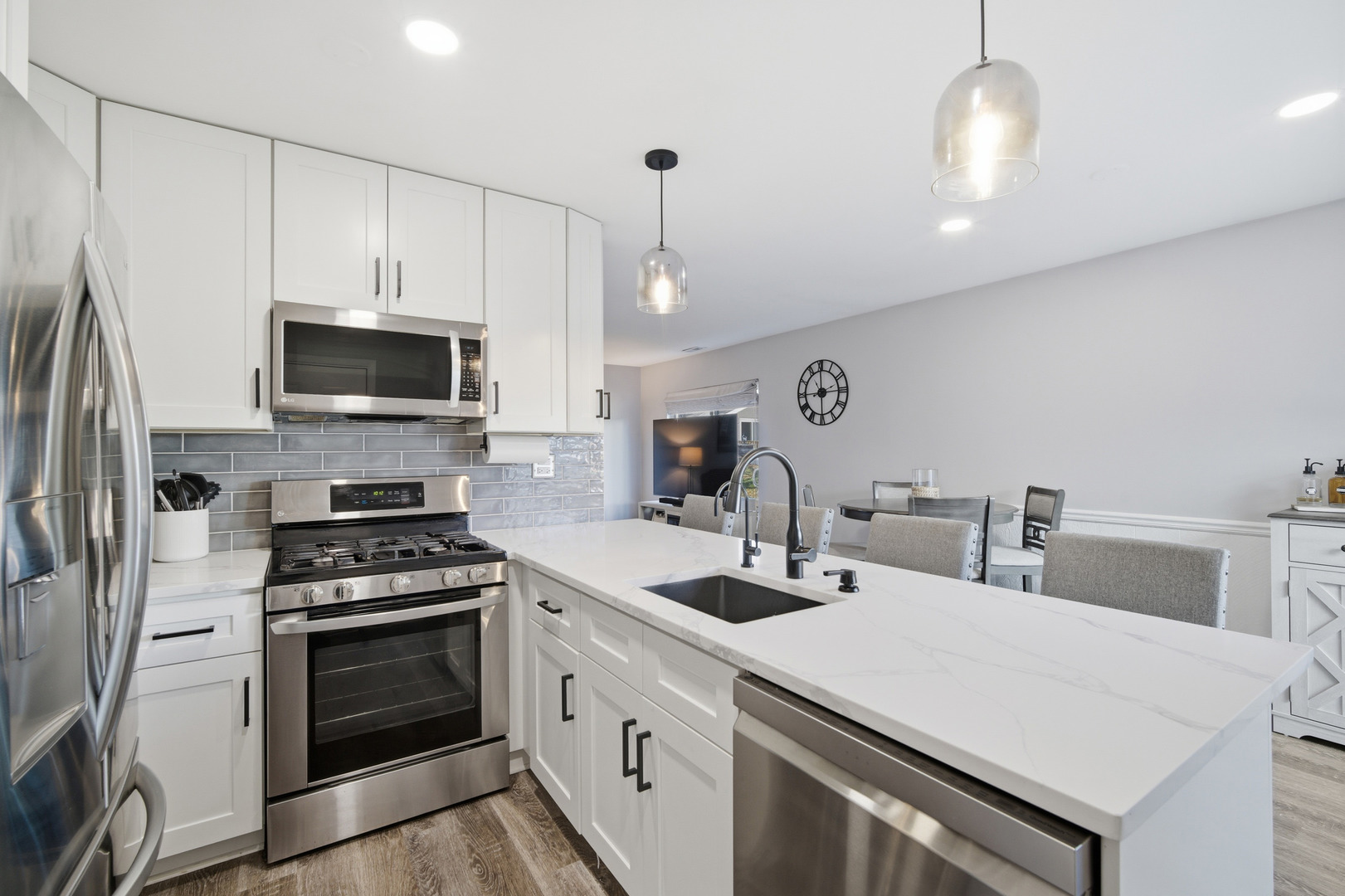 1288 N White Water Lane, Palatine, IL 60074