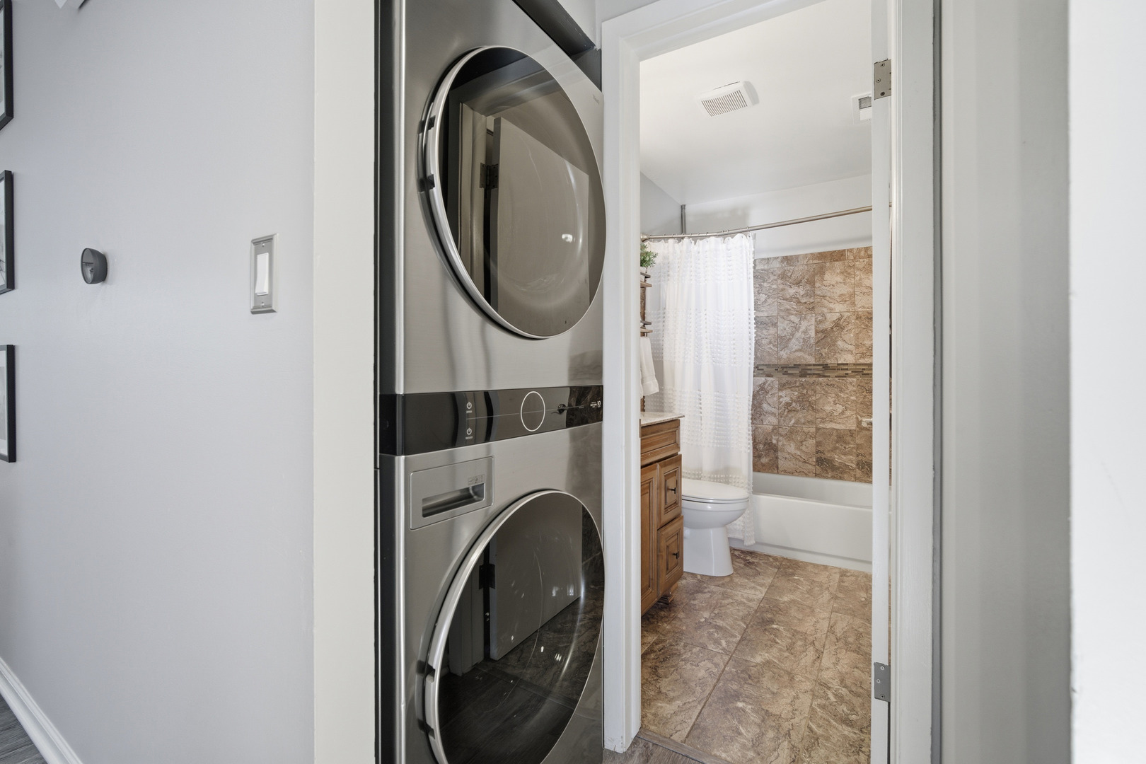 1288 N White Water Lane, Palatine, IL 60074