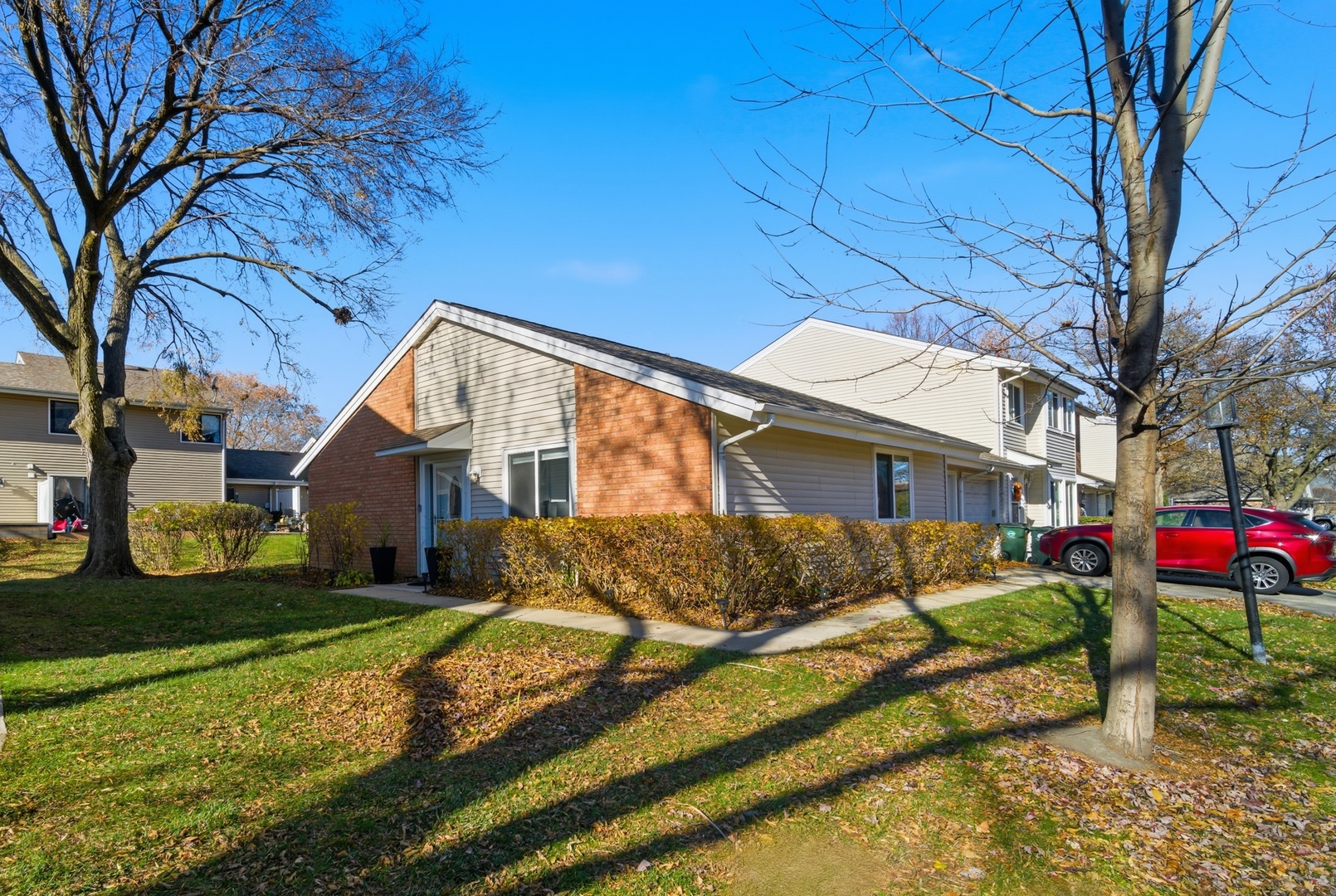 1288 N WhiteWater Lane, Palatine, IL 60074