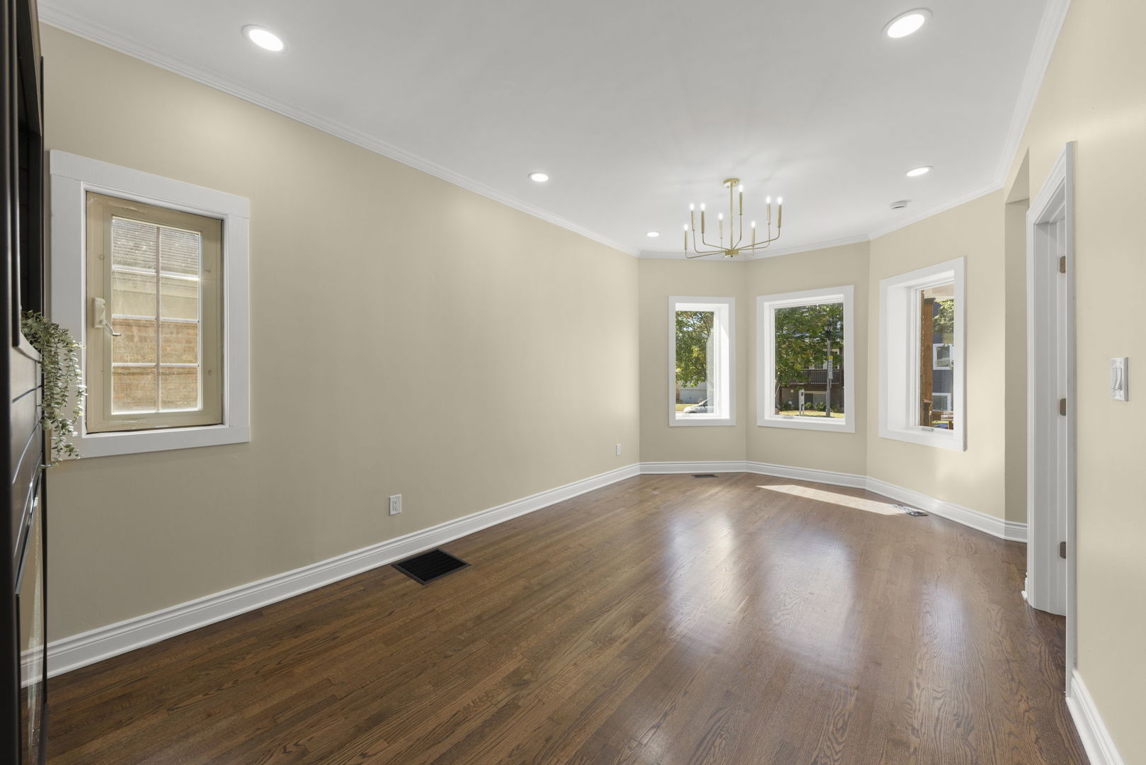 1335 Wesley Avenue, Berwyn, IL 60402