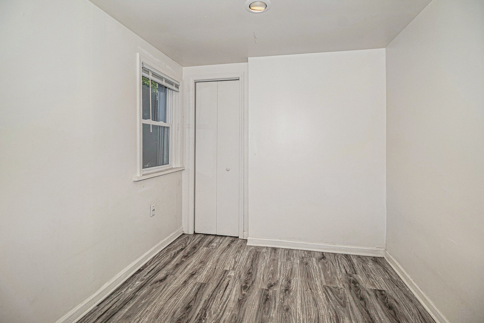 2036 THORNTON LANSING Road, Lansing, IL 60438