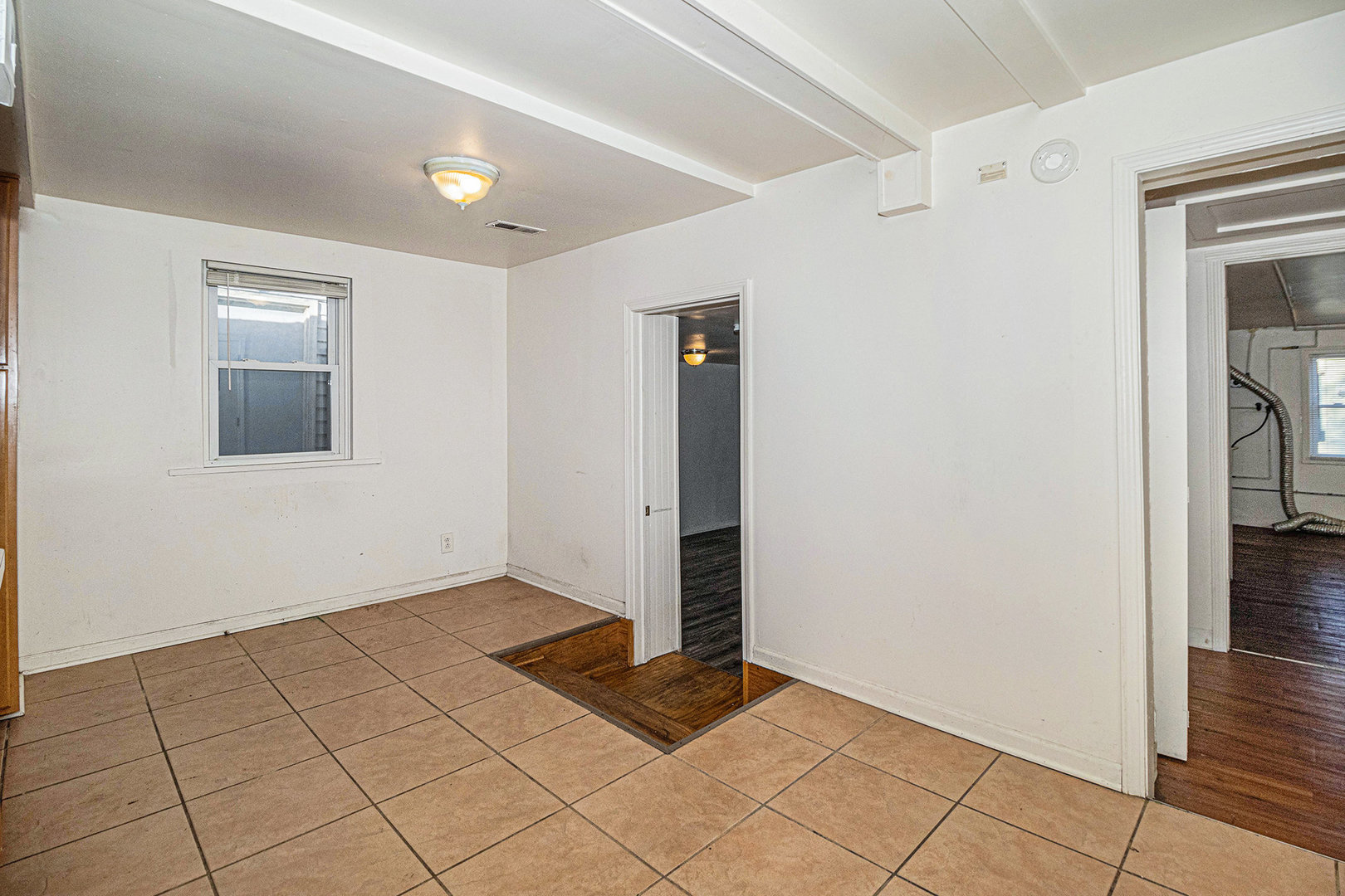 2036 THORNTON LANSING Road, Lansing, IL 60438