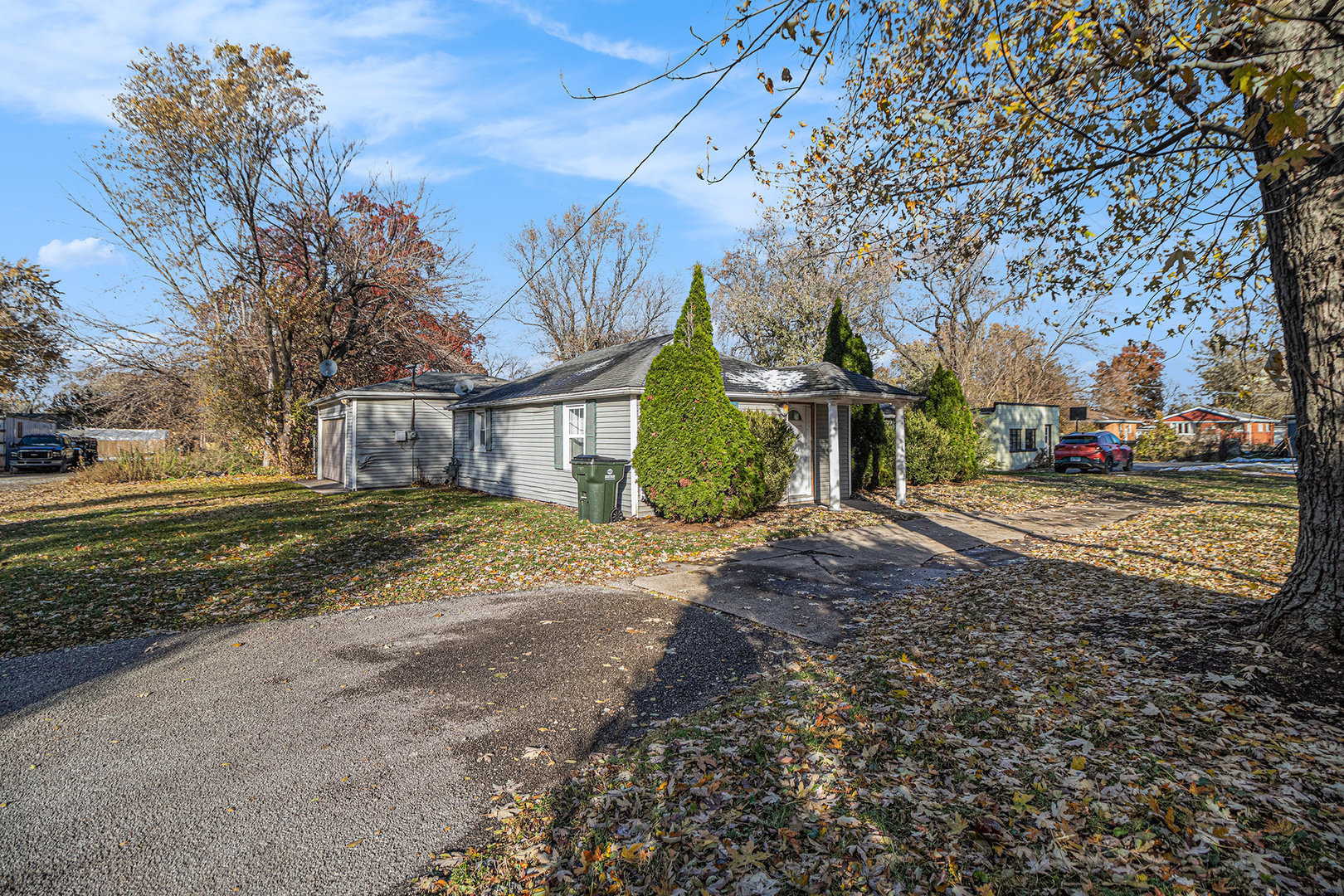 2036 THORNTON LANSING Road, Lansing, IL 60438