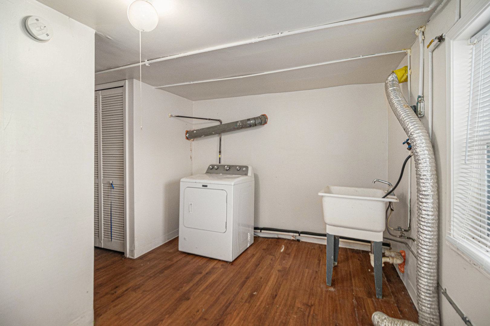 2036 THORNTON LANSING Road, Lansing, IL 60438