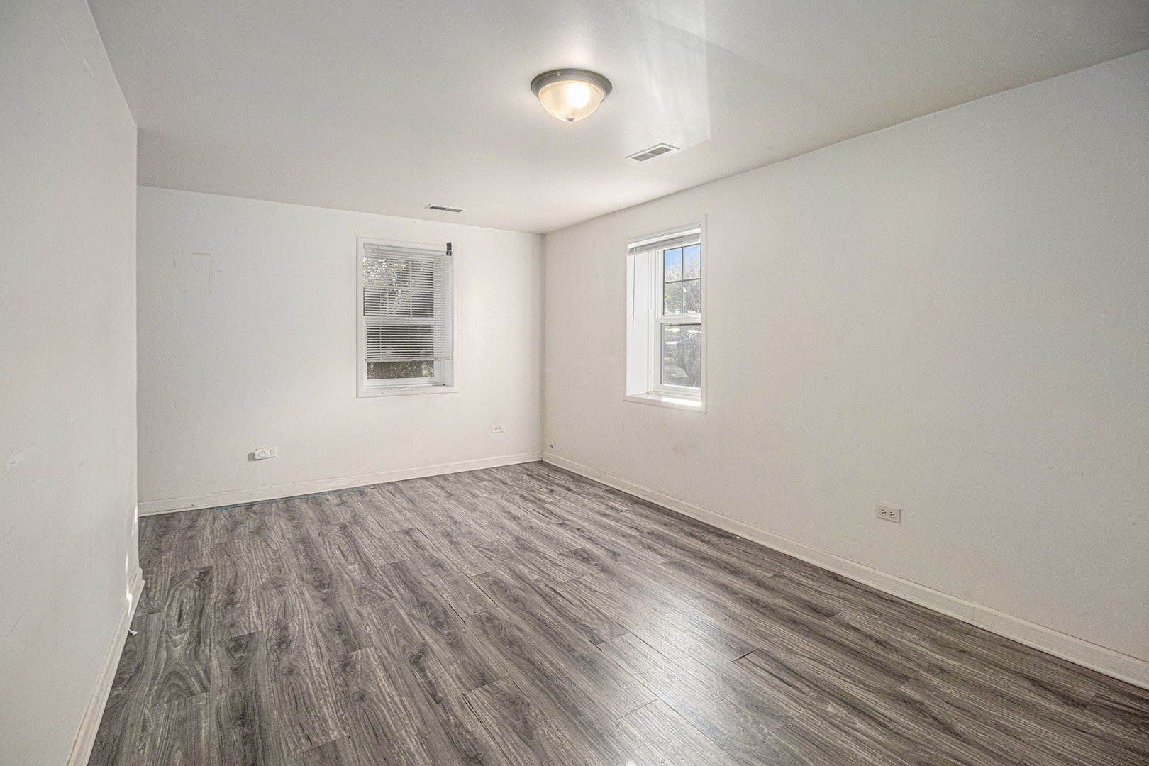 2036 THORNTON LANSING Road, Lansing, IL 60438