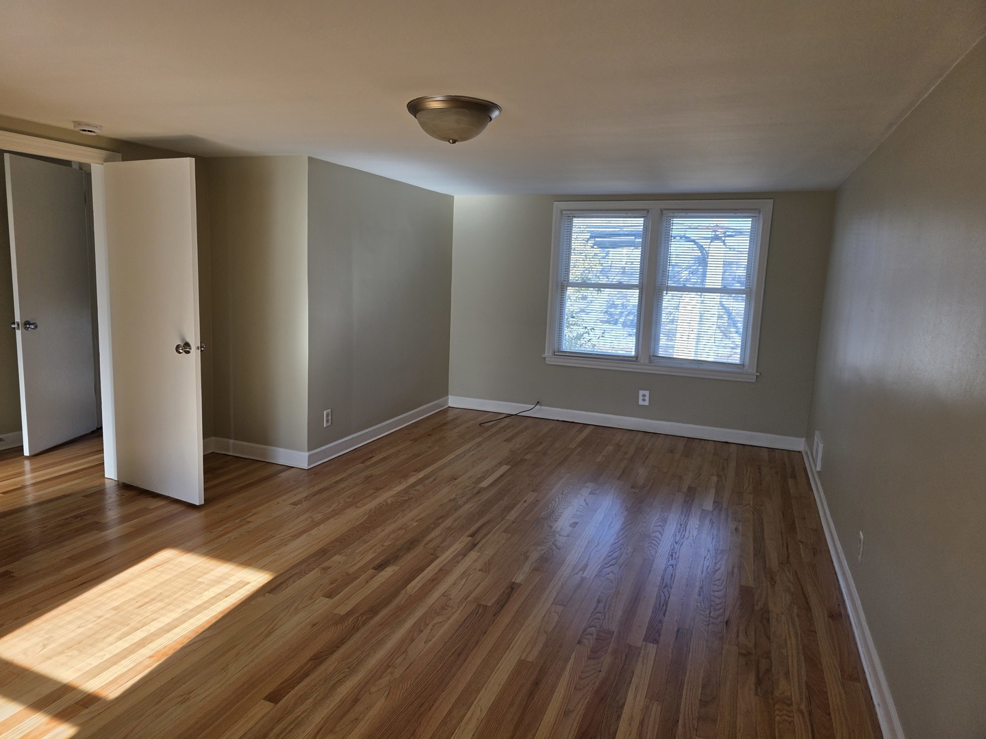 9514 S Bell Avenue, Chicago, IL 60643