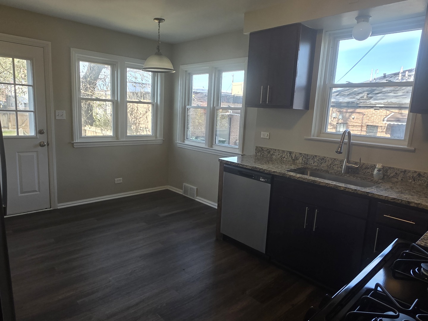 9514 S Bell Avenue, Chicago, IL 60643