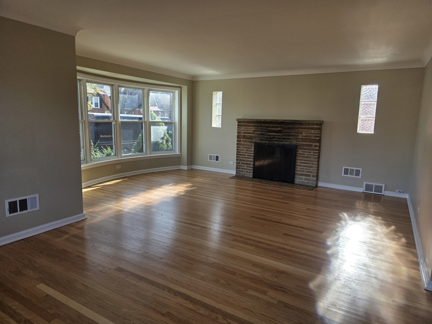 9514 S Bell Avenue, Chicago, IL 60643