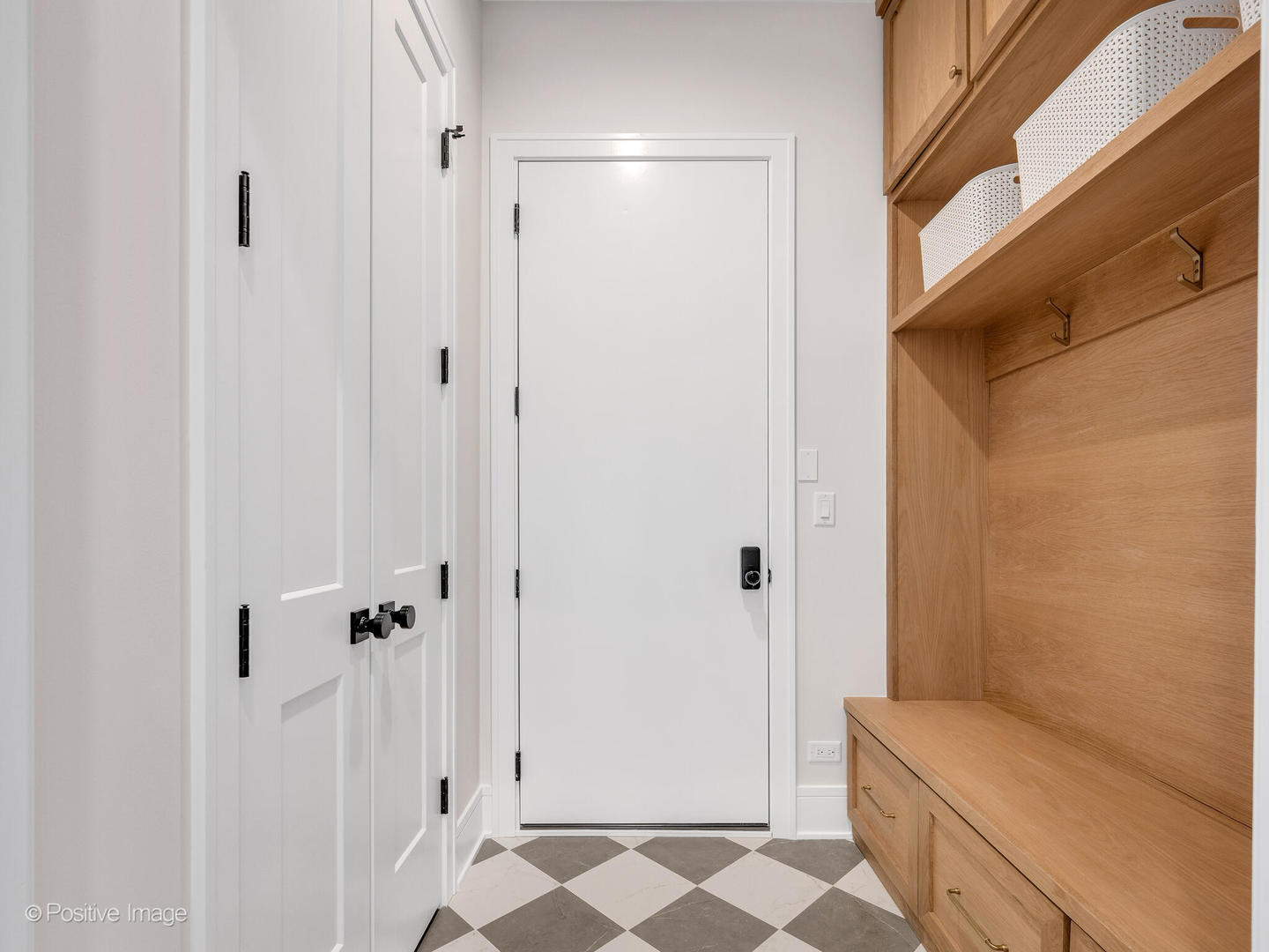 104 N Evergreen Avenue, Elmhurst, IL 60126