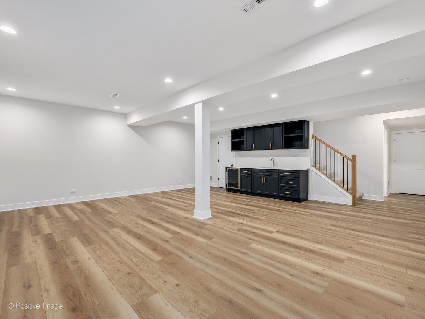 104 N Evergreen Avenue, Elmhurst, IL 60126