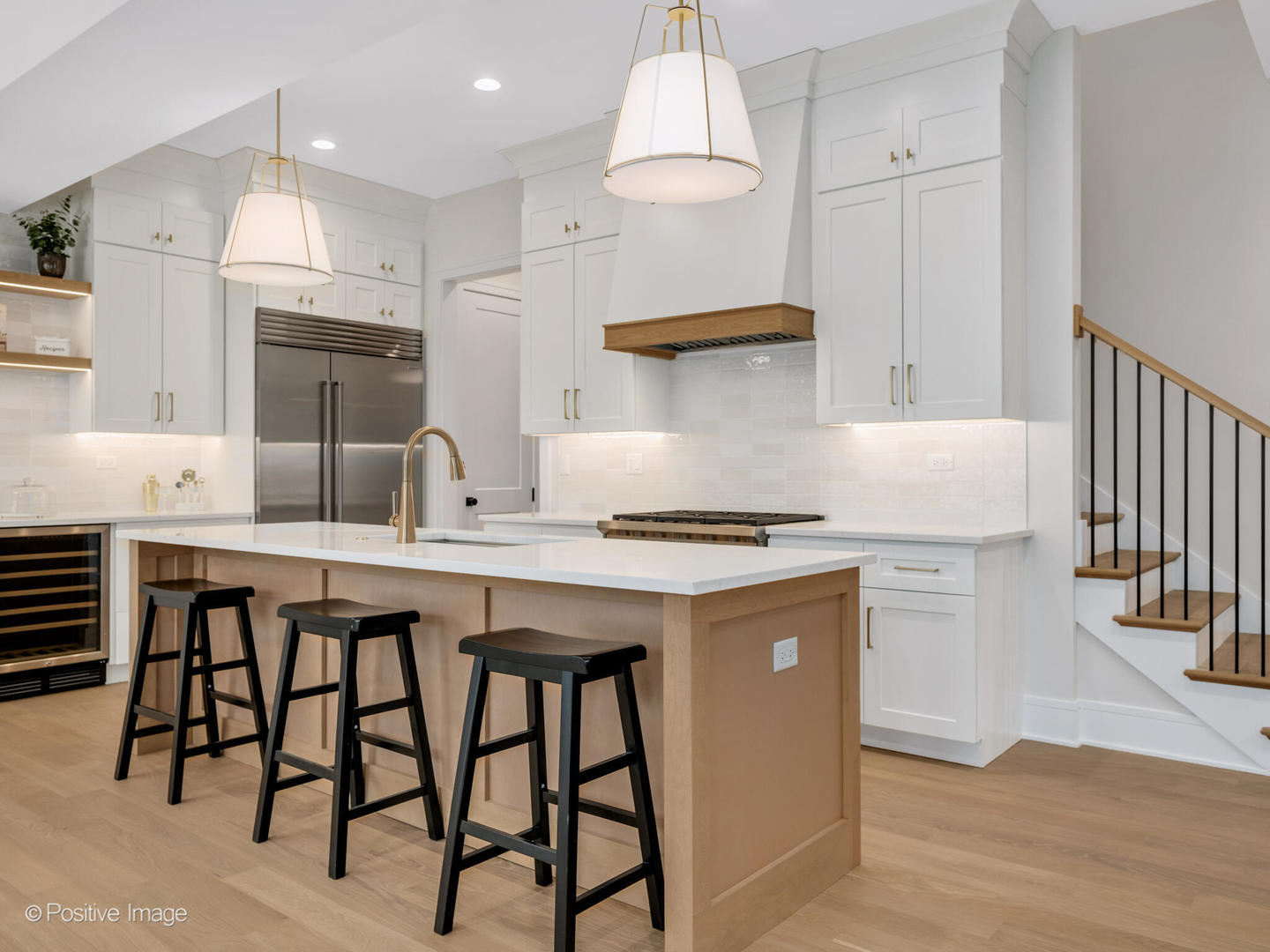 104 N Evergreen Avenue, Elmhurst, IL 60126