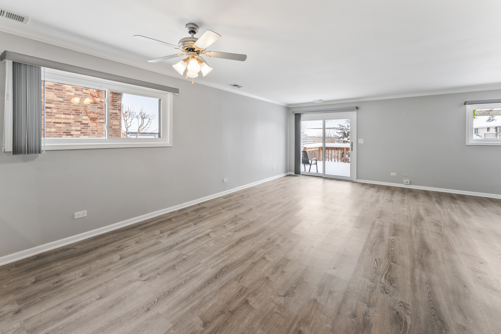 676 Rosner Drive, Roselle, IL 60172